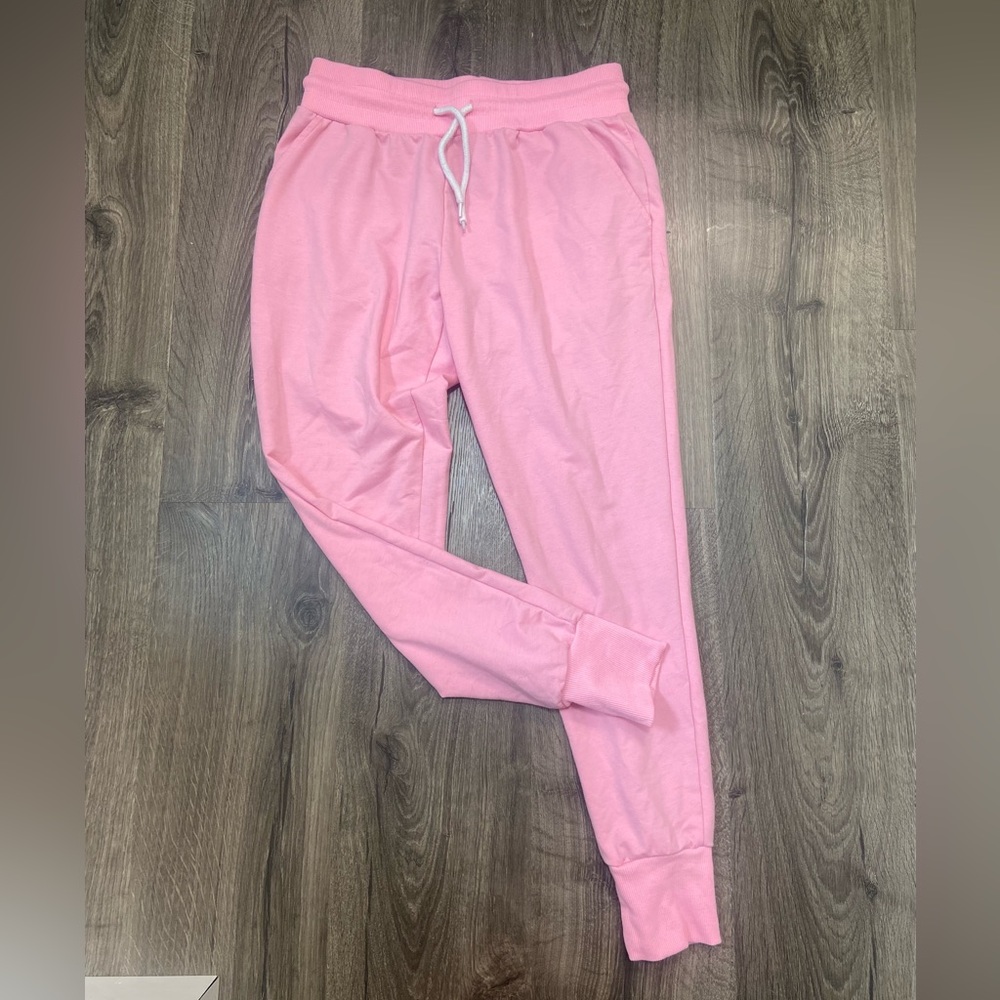 💌 pink joggers